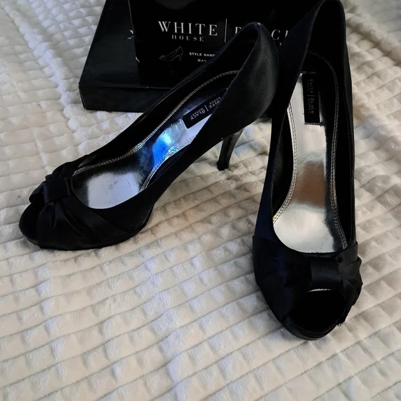 Heels - Picture 2 of 5